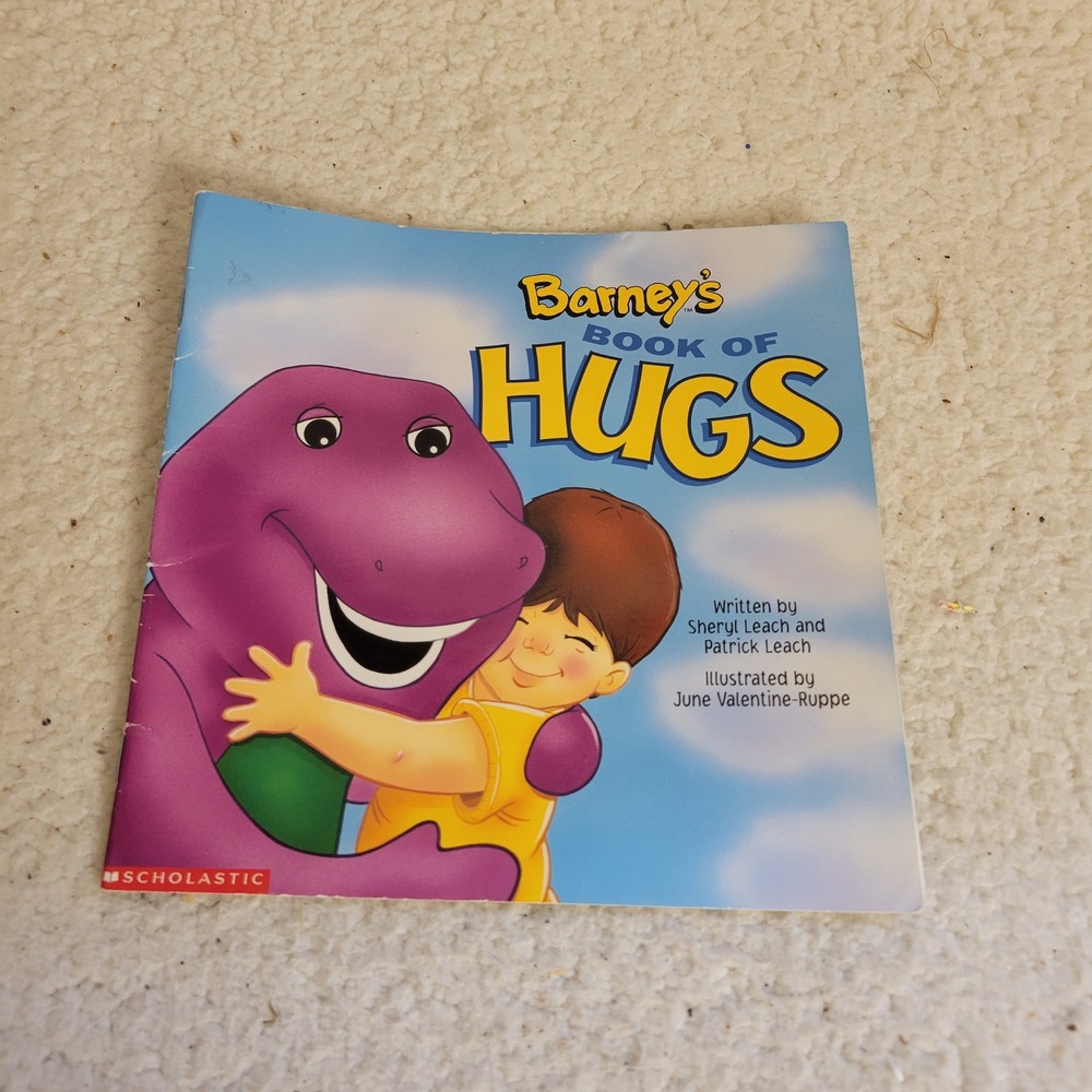 Barney's Book of Hugs Scholastic Paperback Vintage 1997 Childrens Book Barney